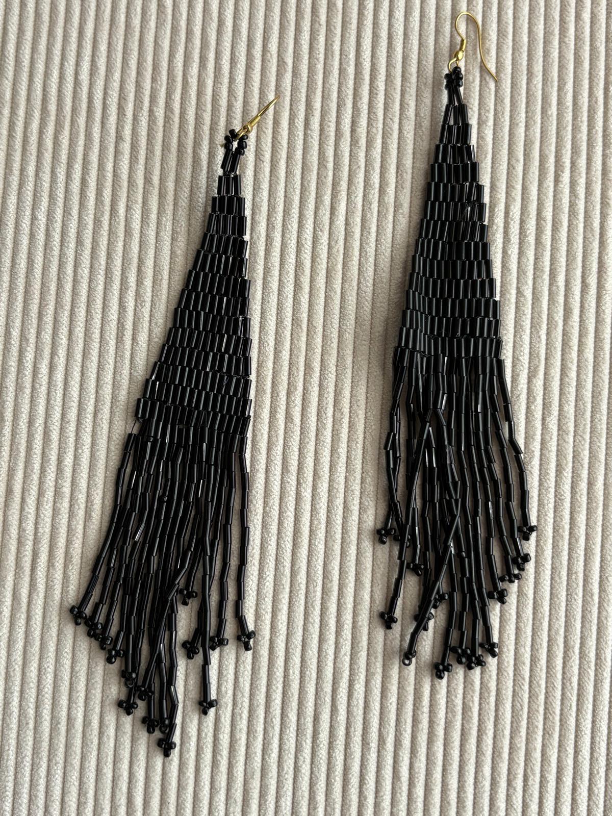 PENDIENTE  ESTERILLA NEGRO