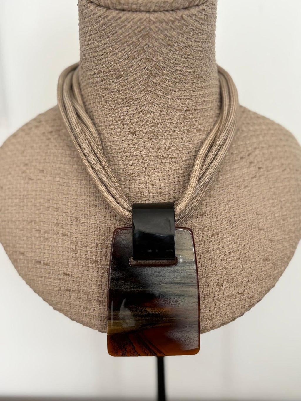 COLLAR PLATI MARRON