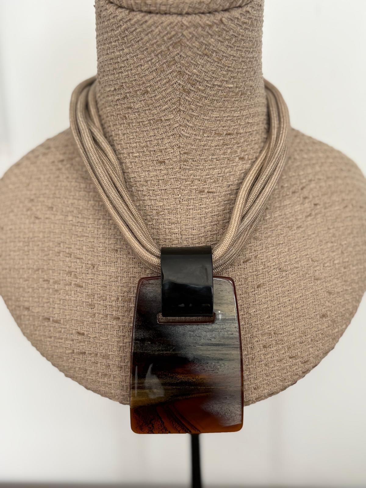 COLLAR PLATI MARRON