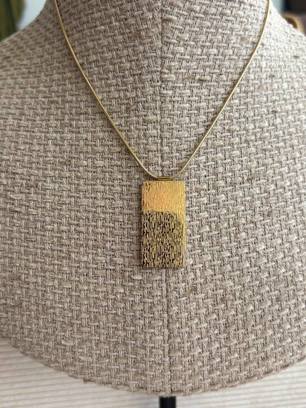 COLLAR-GARGANTILLA PLACA