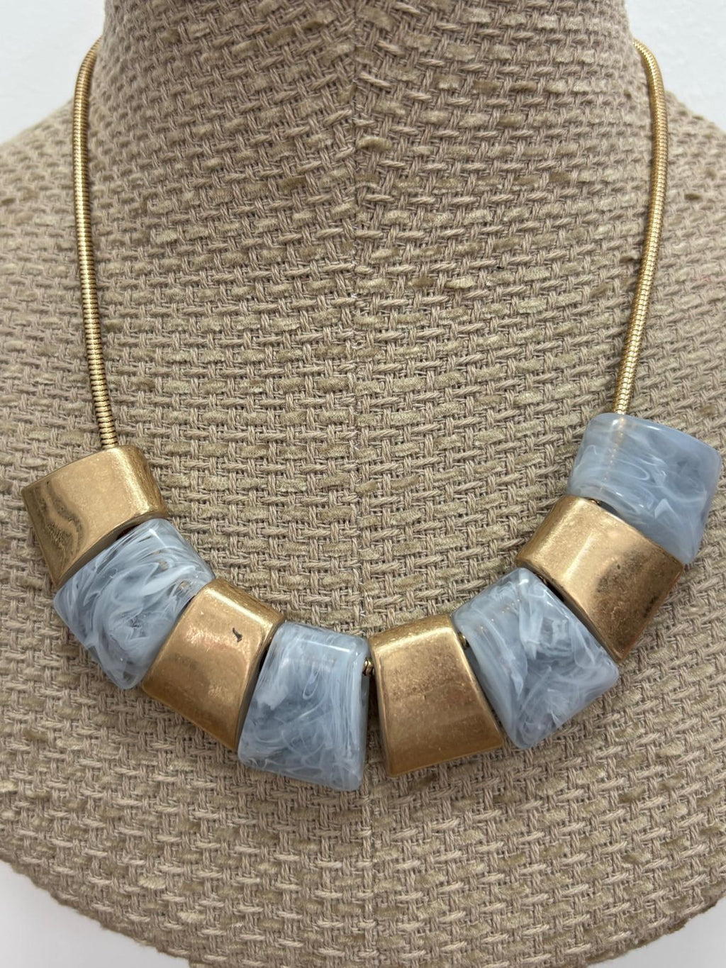 COLLAR CIELO DORADO