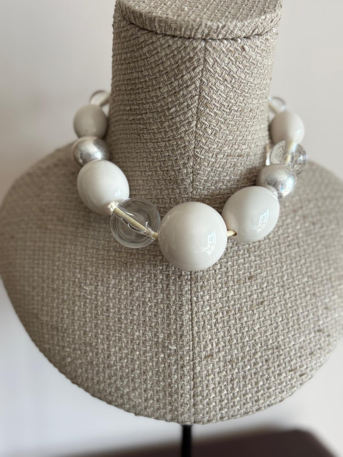 COLLAR CHOCOLATE BLANCO