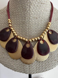 COLLAR SUECIA BURDEOS