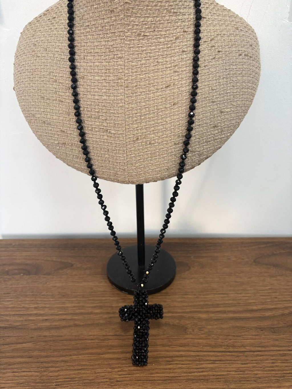 COLLAR CRUZ NEGRO