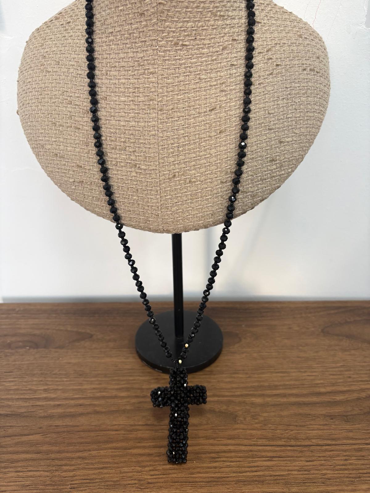 COLLAR CRUZ NEGRO