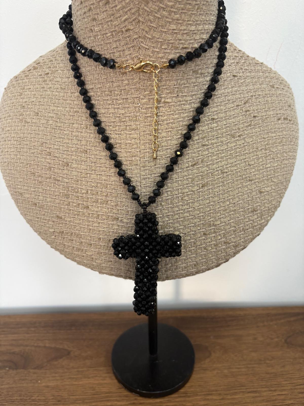 COLLAR CRUZ NEGRO