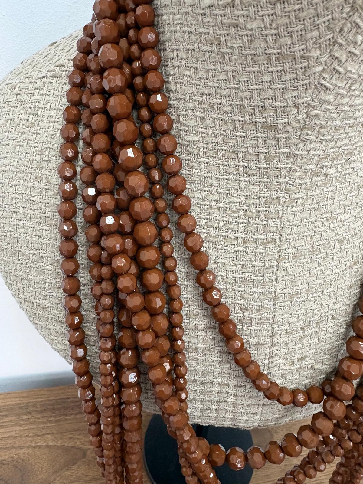 COLLAR PIÑA MARRON
