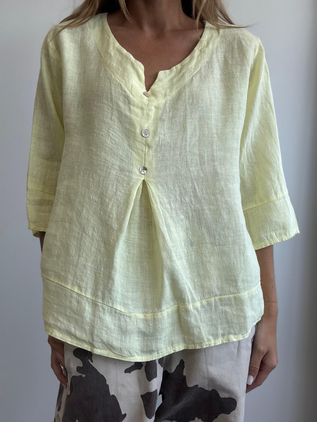 BLUSA LEÓN AMARILLO