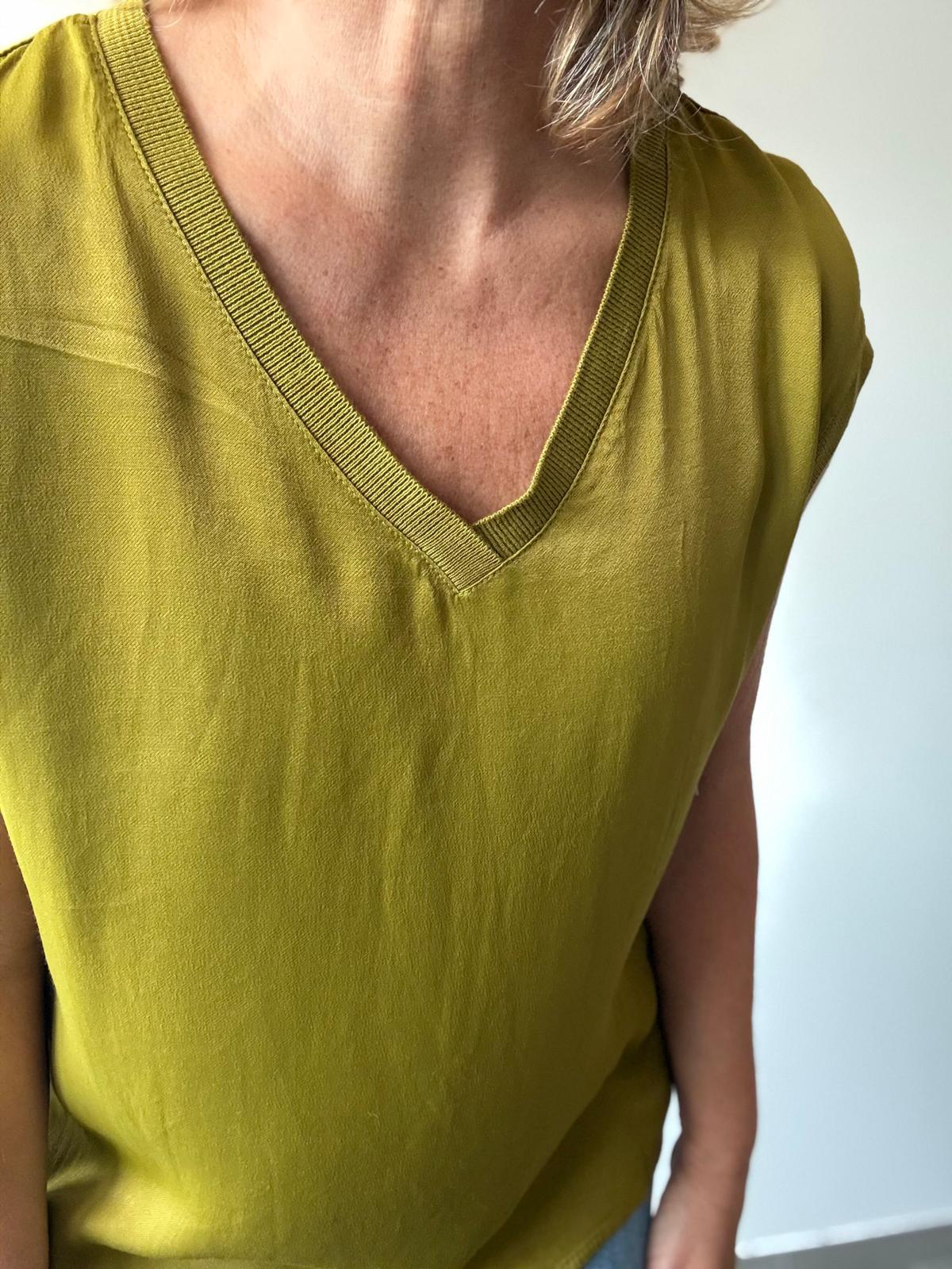 BLUSA BOTO PISTACHO