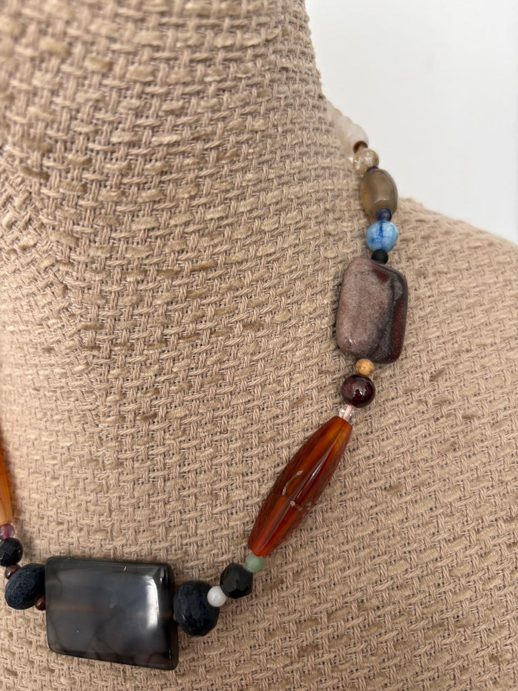 COLLAR PLANO MARRON