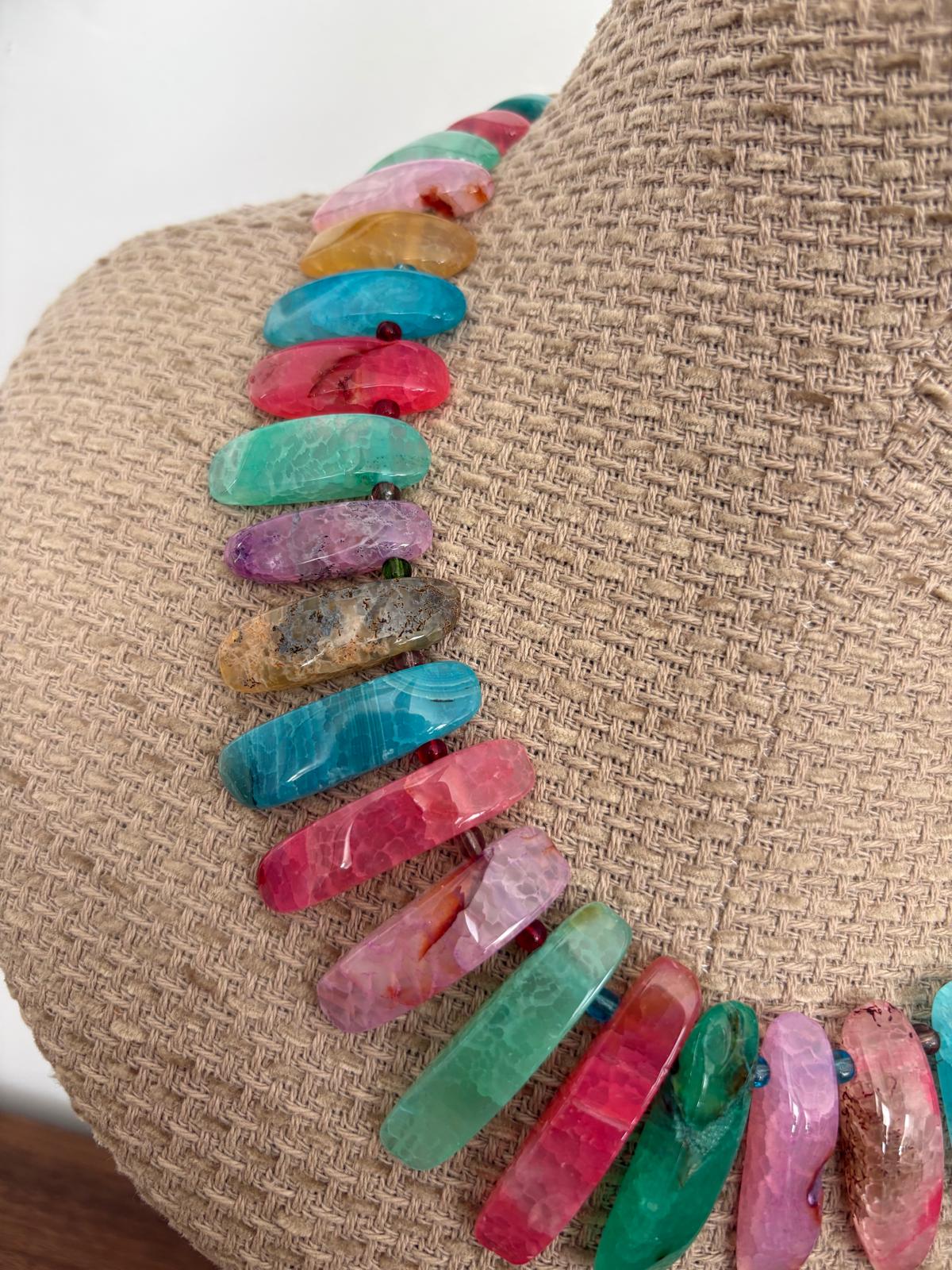 COLLAR-GARGANTILLA DIENTES PIEDRA