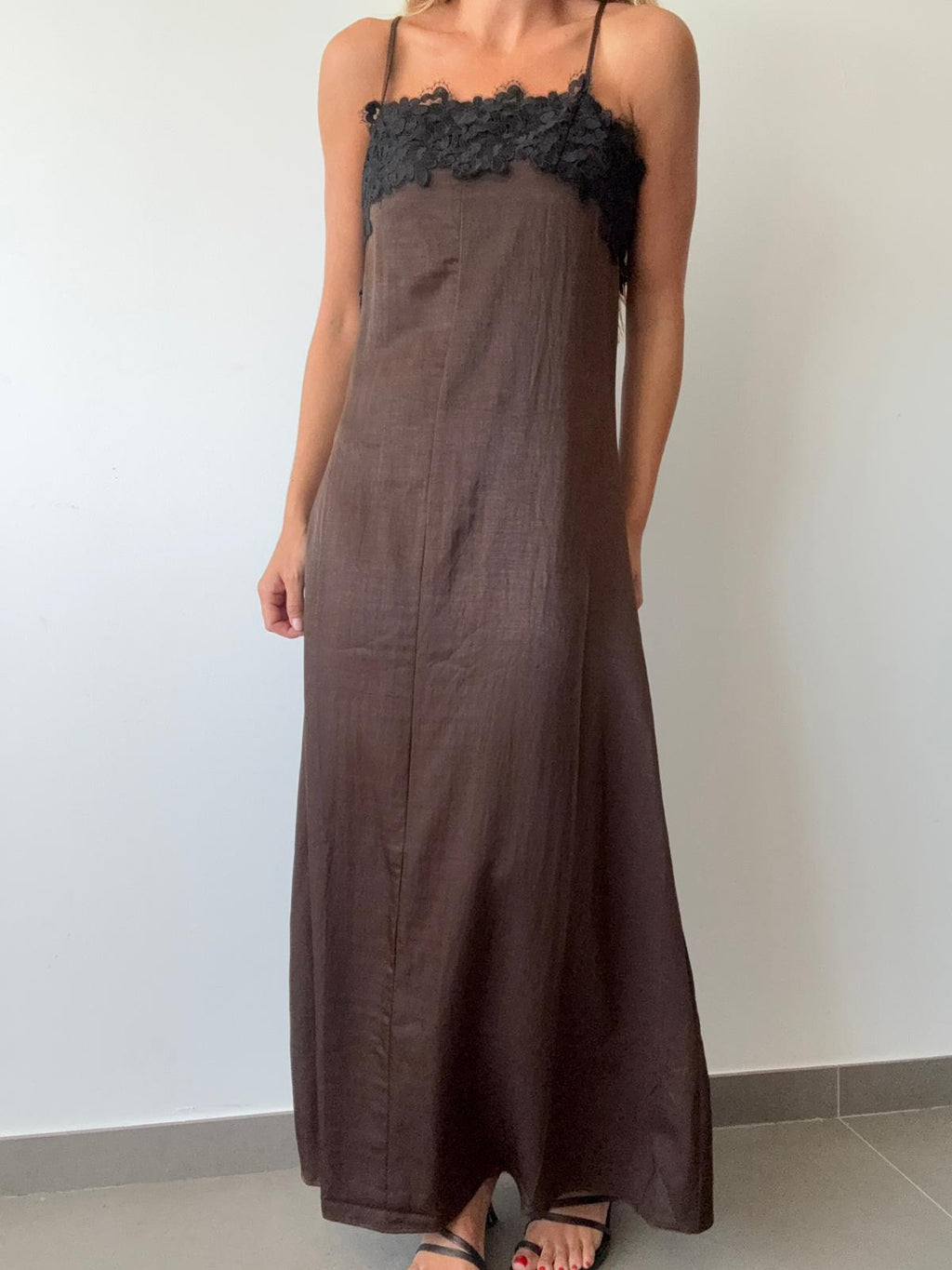 VESTIDO CÓCTEL MARRON