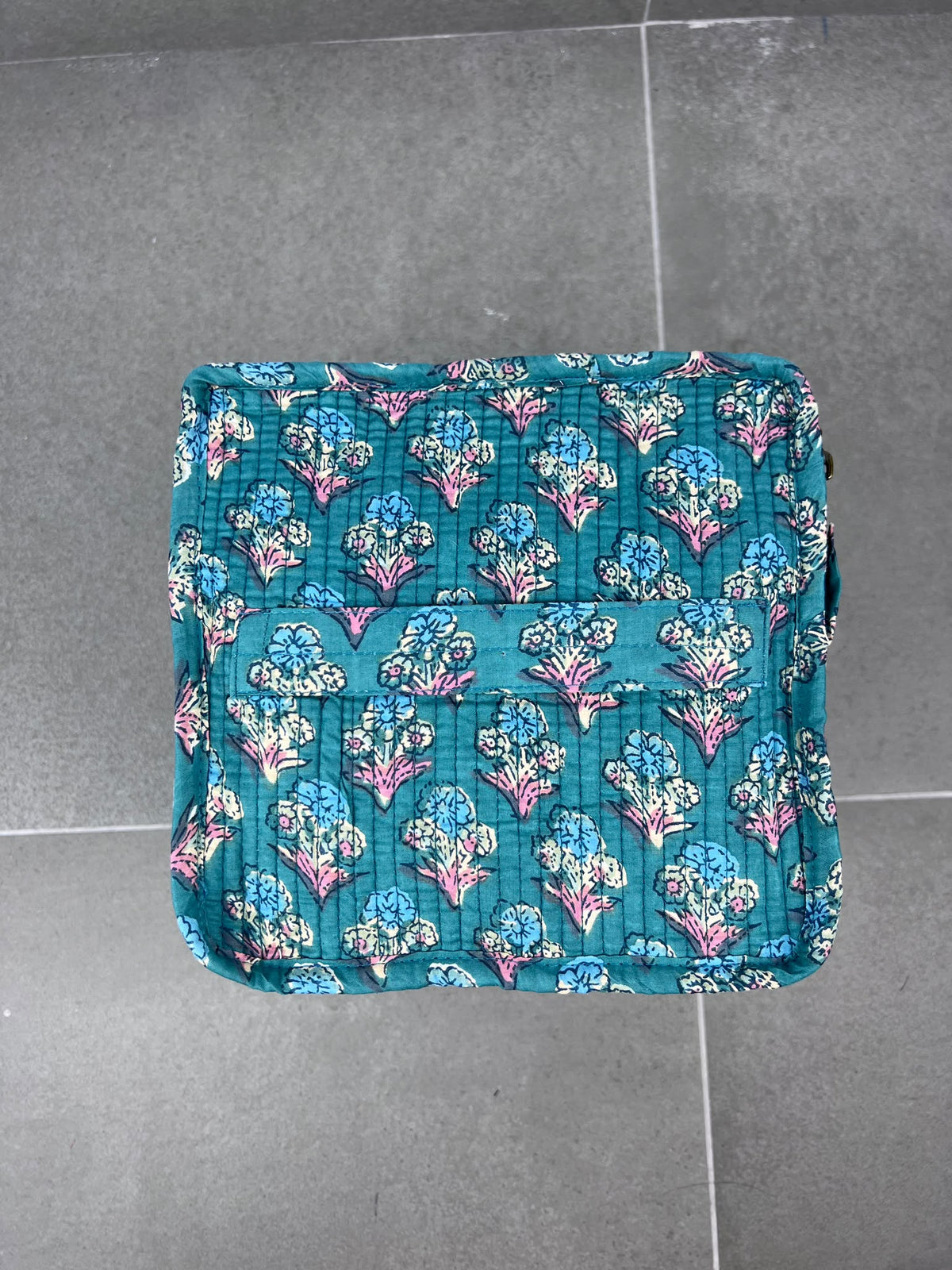 NECESER CUADRADO VERDE-ROSA