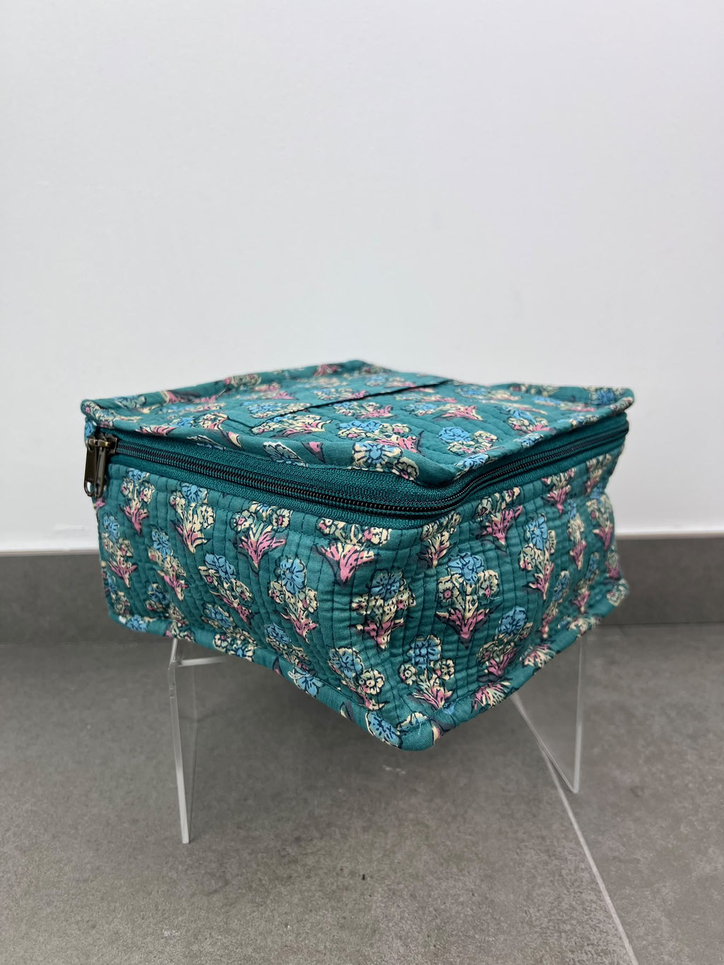 NECESER CUADRADO VERDE-ROSA