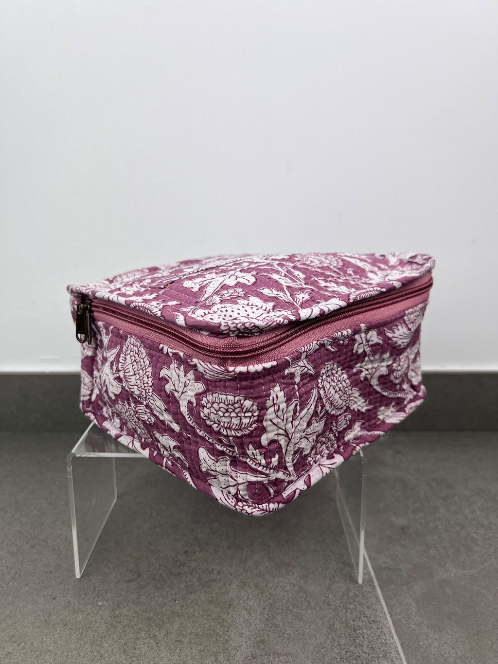 NECESER CUADRADO ROSA-BLANCO