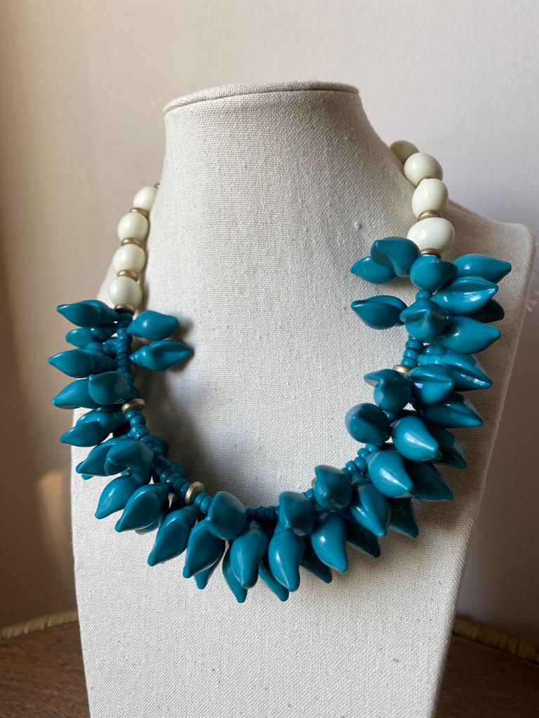 Collar Caracola Azul Petróleo