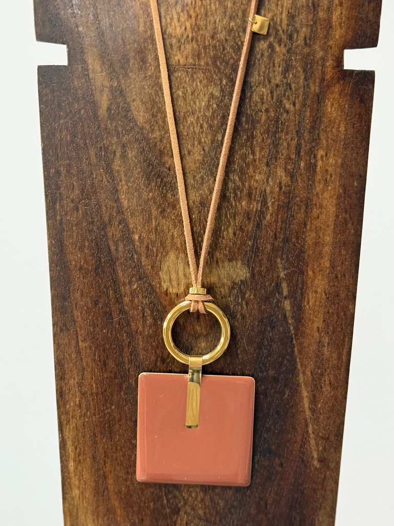 Collar Cuadrado Maquillaje