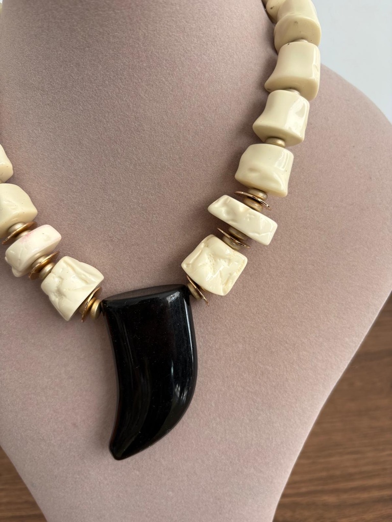 COLLAR CUERNO MARFIL (copia)