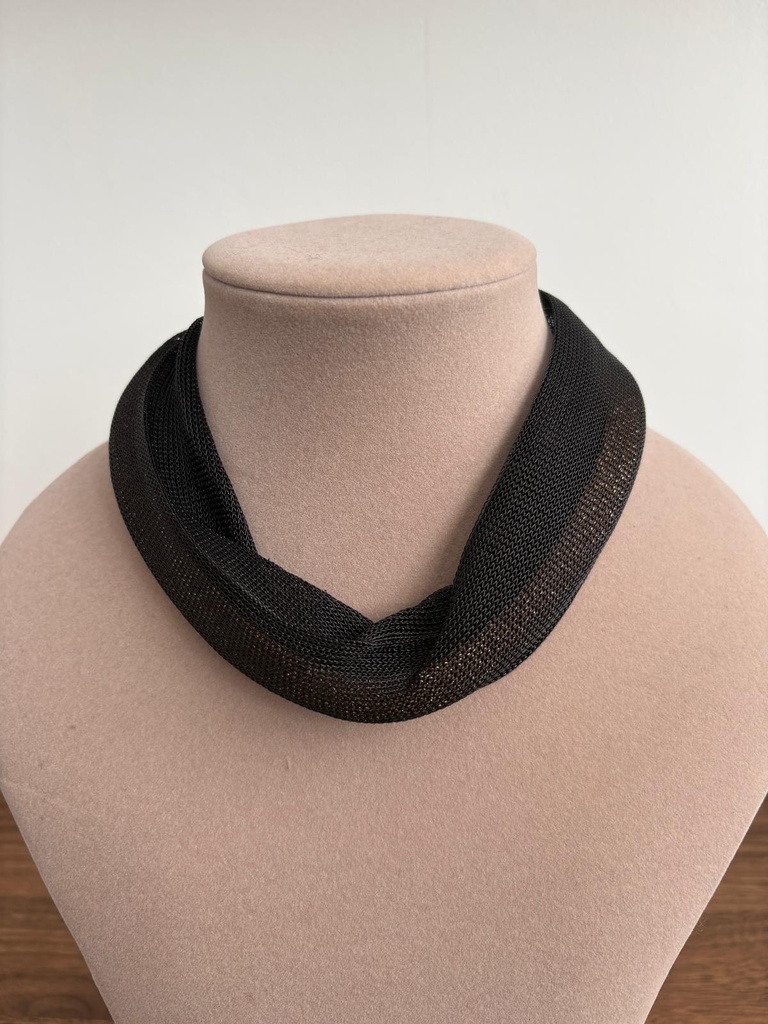 COLLAR MALLA NEGRO