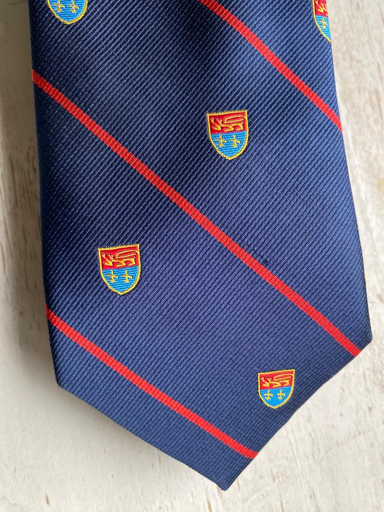 Corbata Escudo