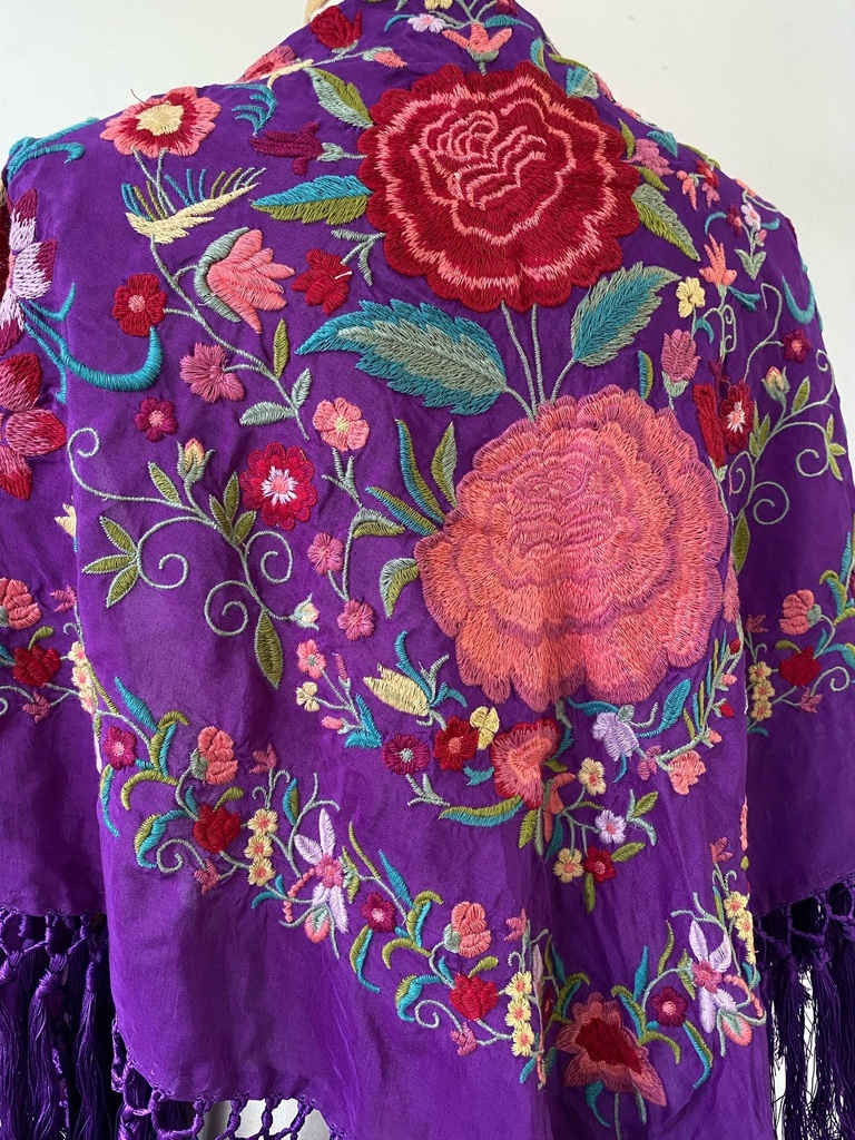 Mantón Fino Morado Borlón