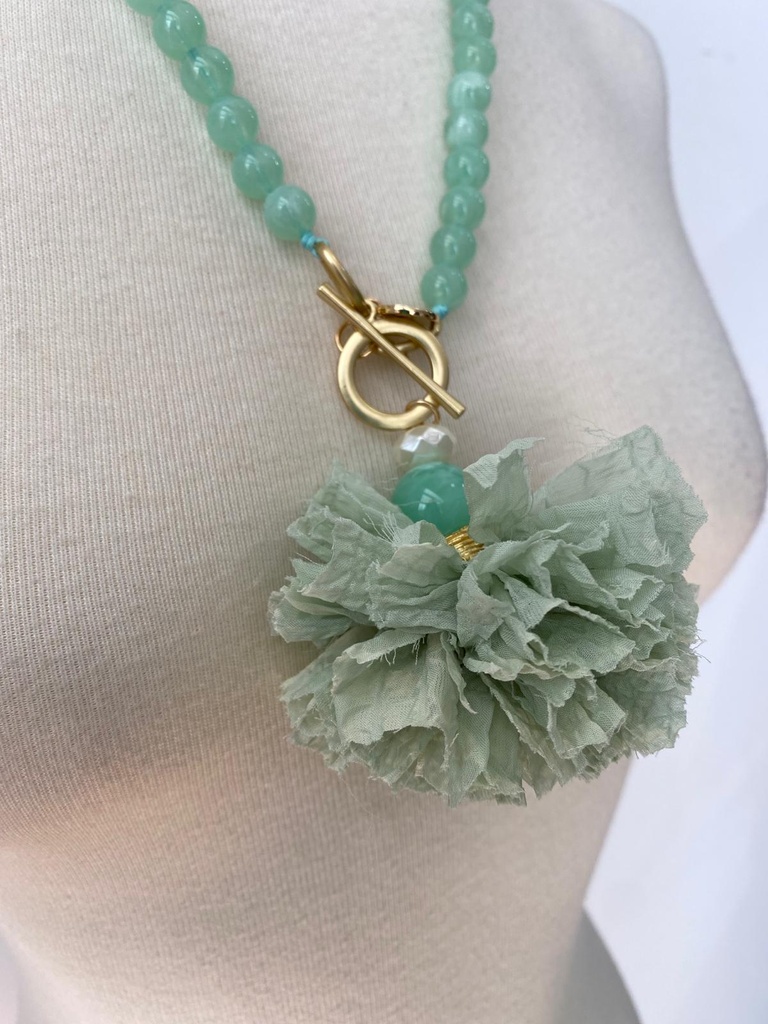 Collar Clavel Verde Manzana