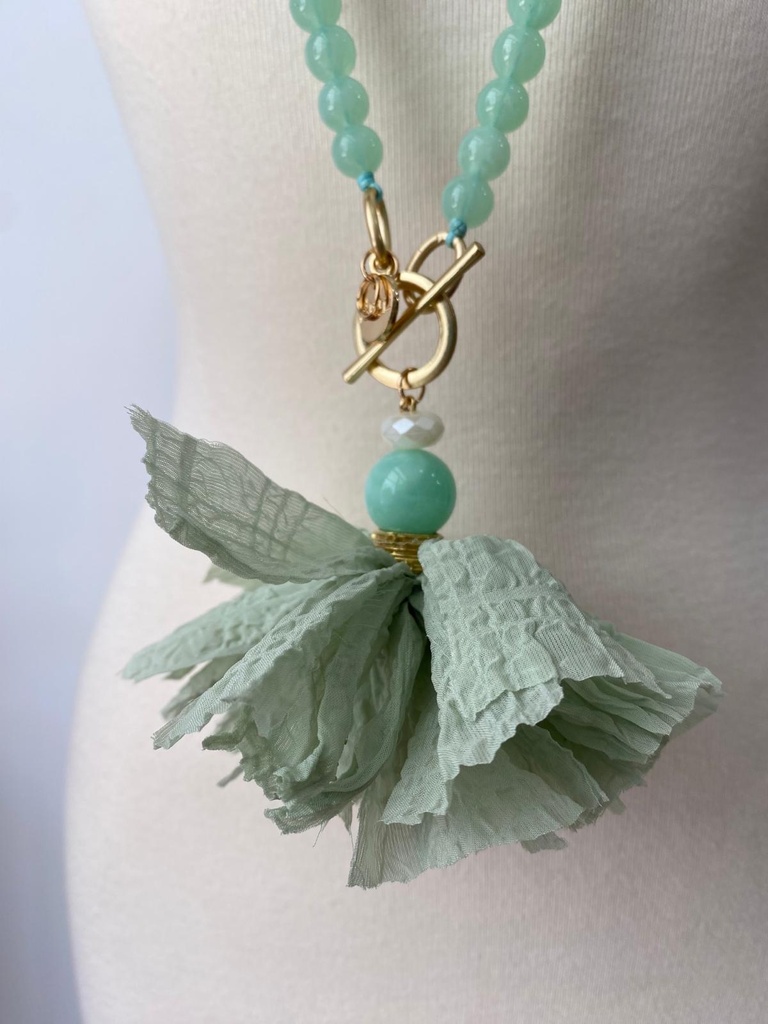Collar Clavel Flor Tejido Verde Manzana
