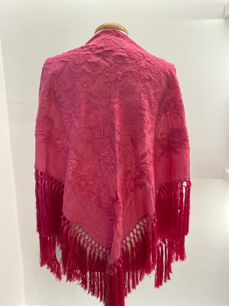 Mantón Liso Salazar Fucsia Borlón