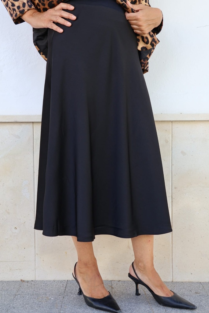 Falda Orquídea Negro  REBAJADO 50%. TALLA M, L.