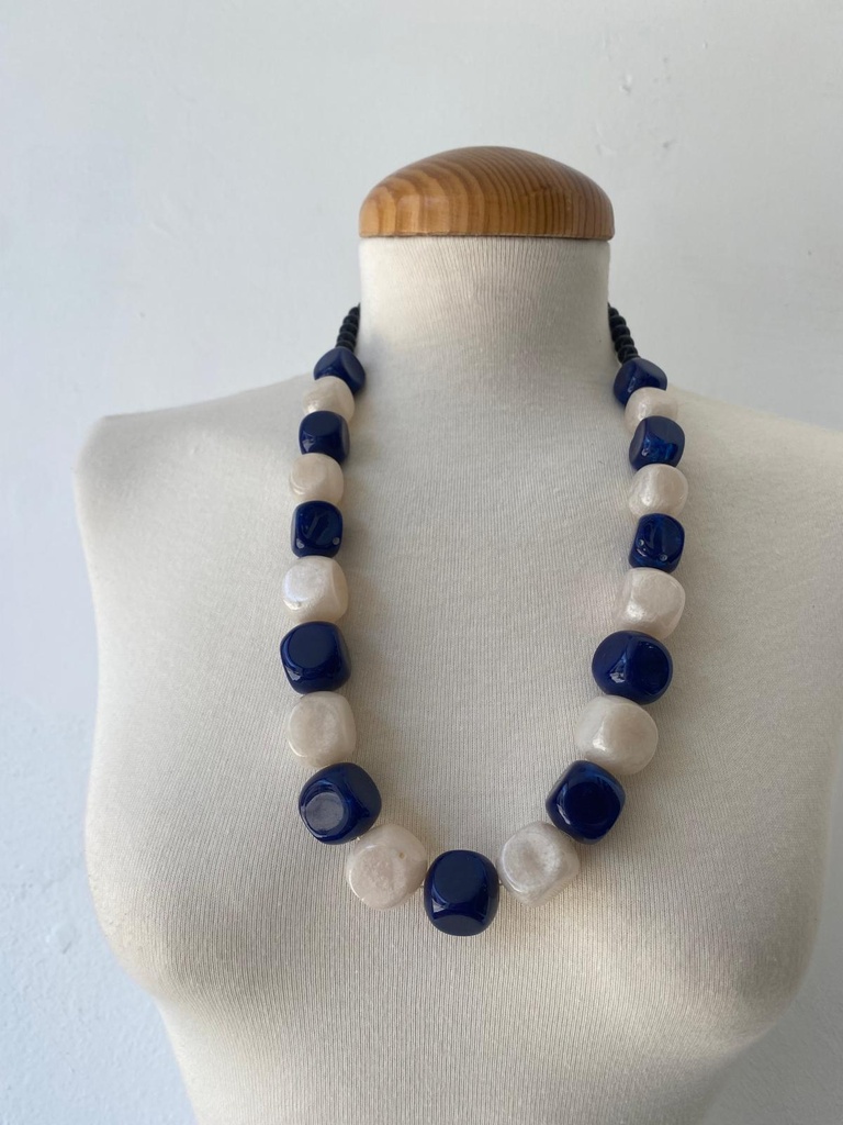 Collar Blanco y azul