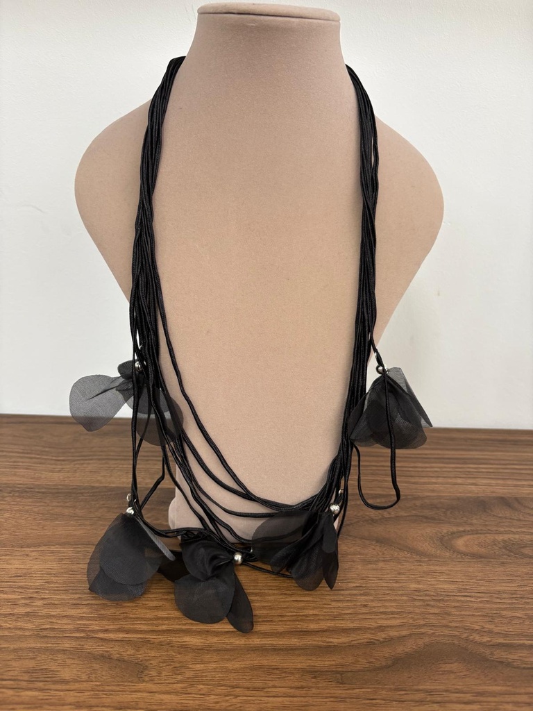 Collar PETALOS Negro