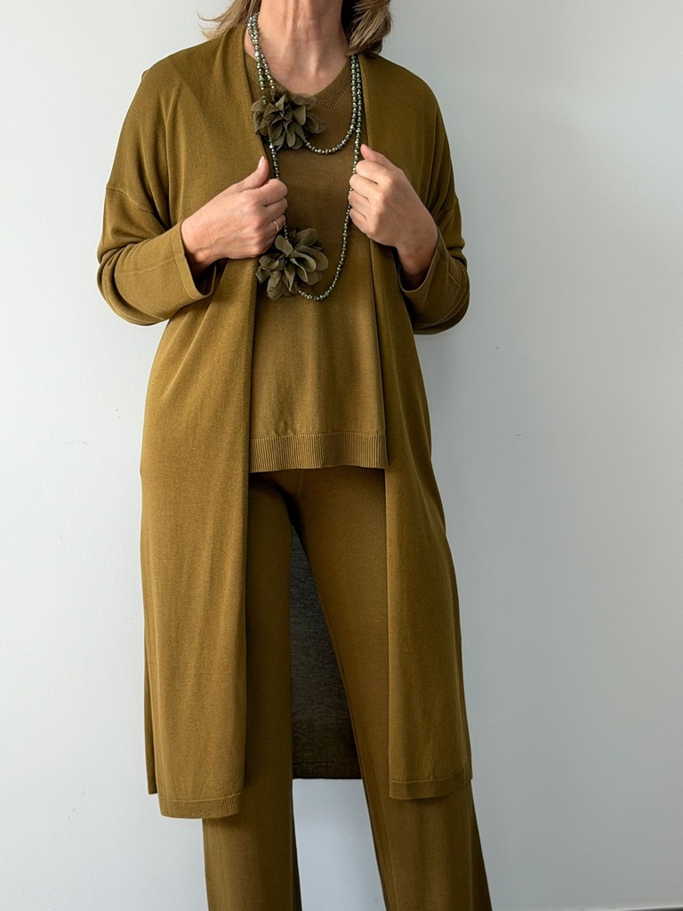 REBECA MARTINA OLIVA