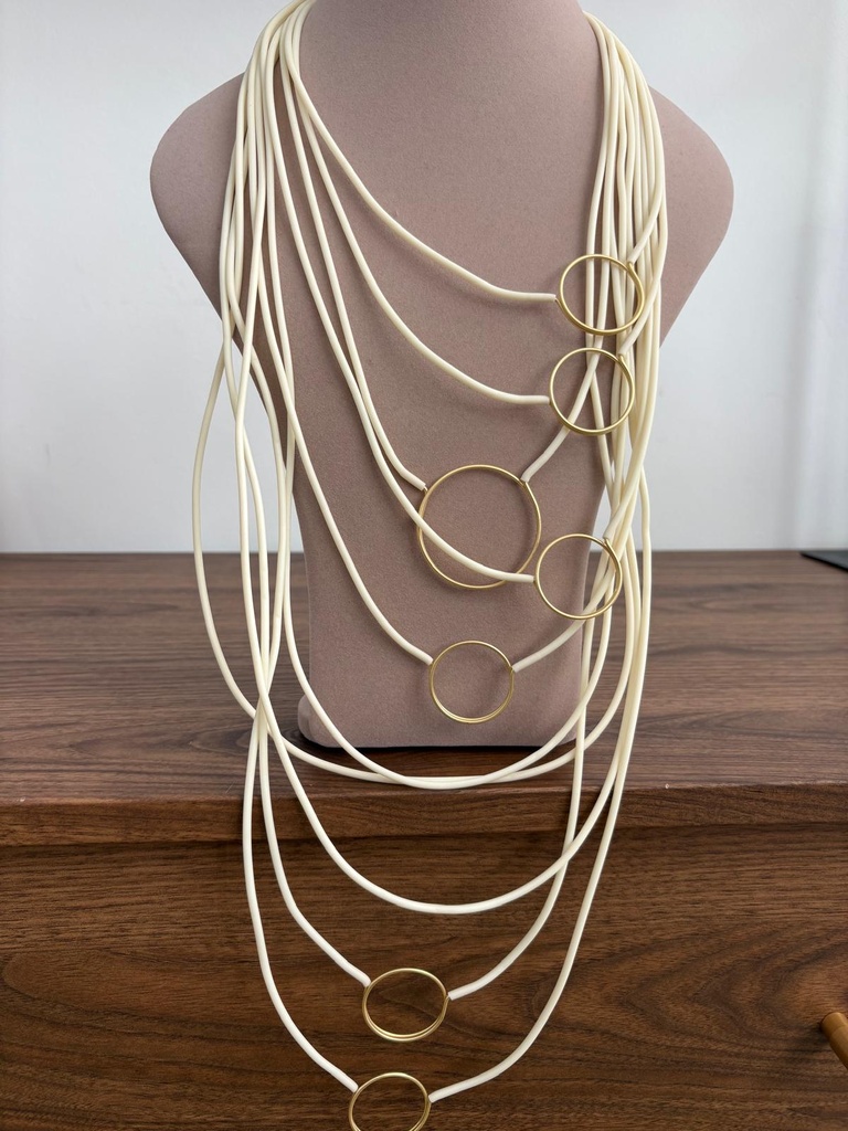 COLLAR MULTIANILLAS MARFIL