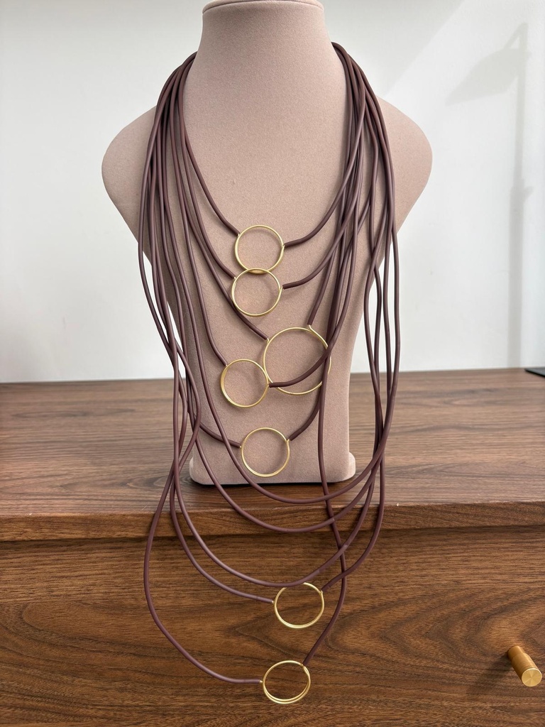 COLLAR MULTIANILLAS MARRON