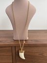 COLLAR CUERNO LARGO MARFIL