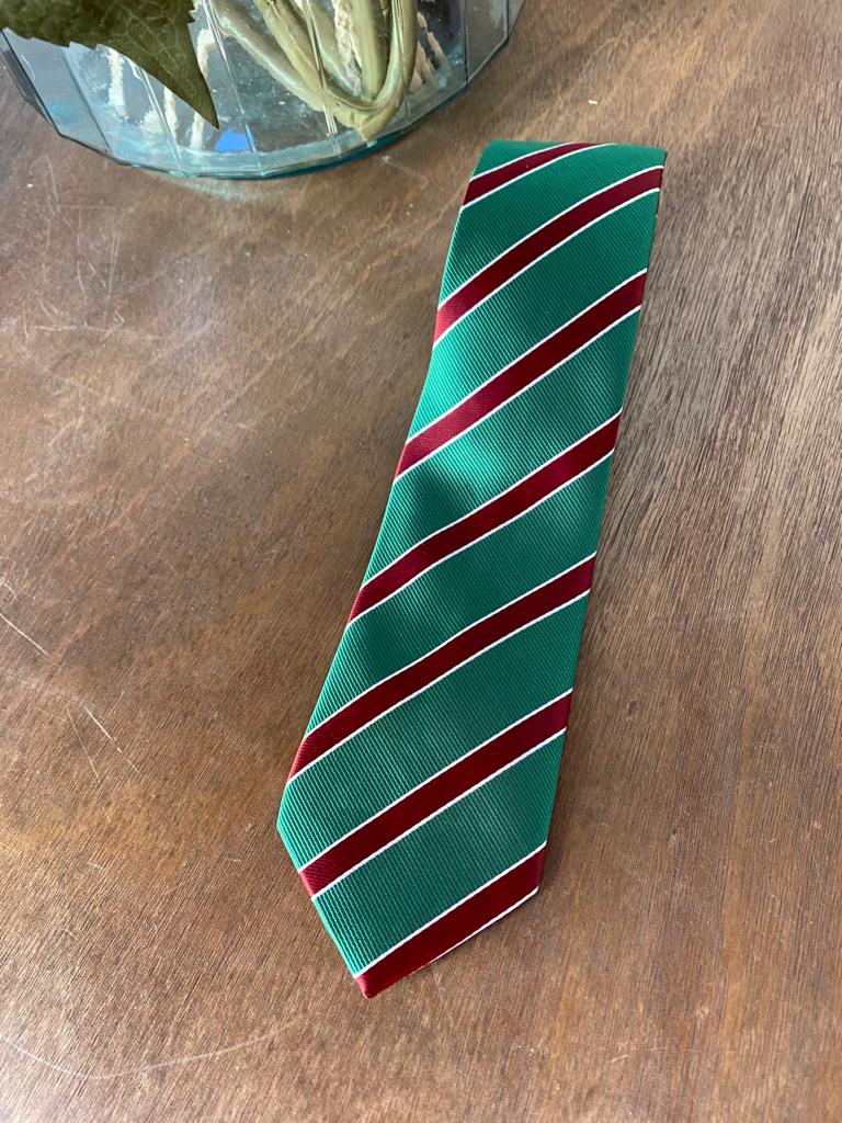 Corbata raya diagonal