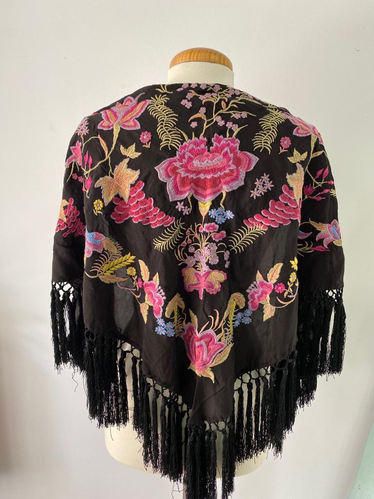 Mantón Viñedo negro