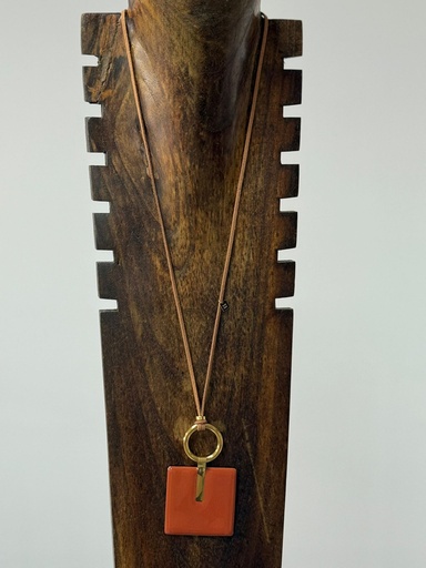 Collar Cuadrado Teja