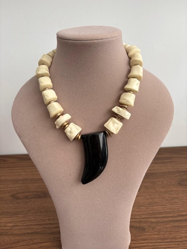 [SON56223NG] COLLAR CUERNO NEGRO